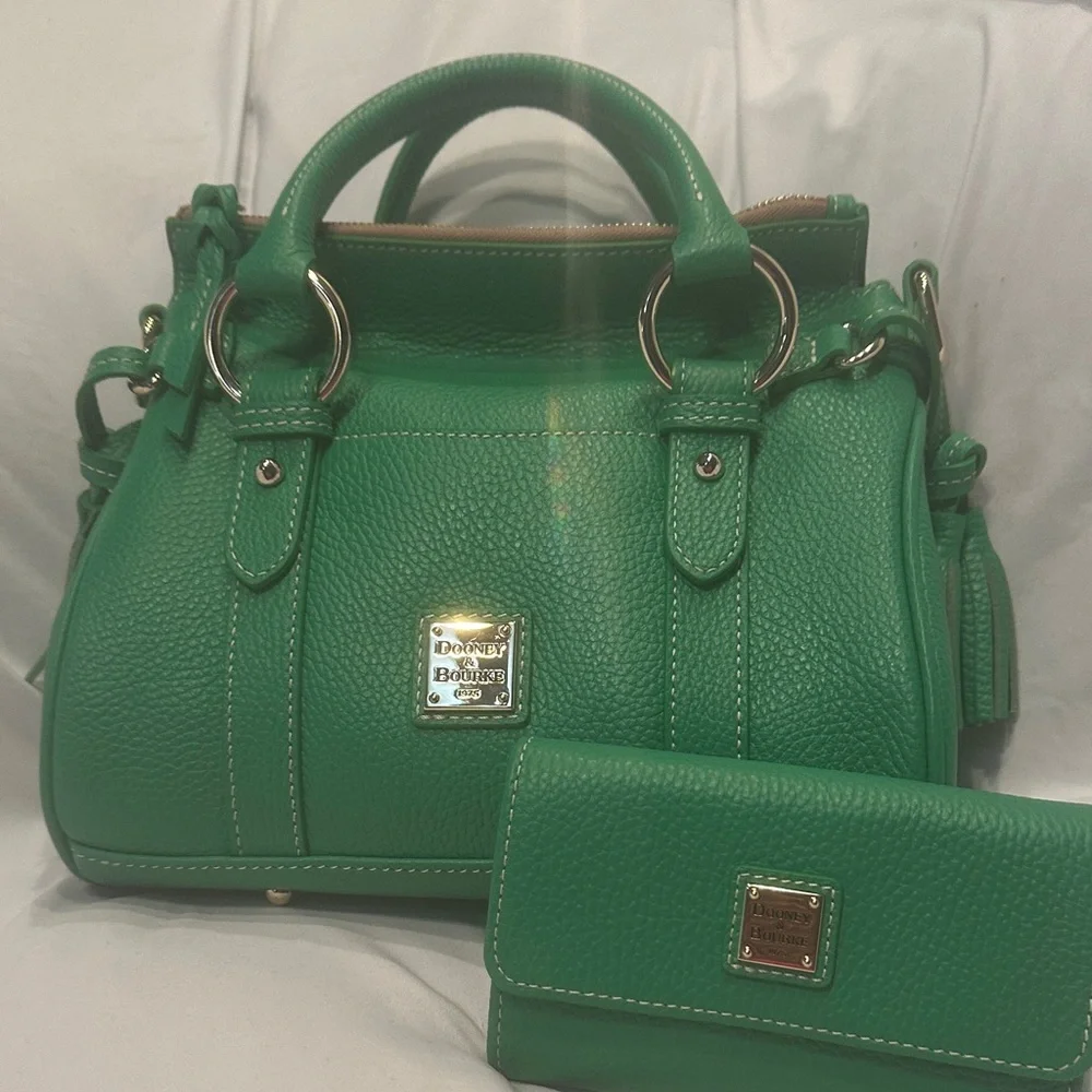 Dooney & Bourke Vibrant Green Satchel with Wallet - Picture 1 of 14